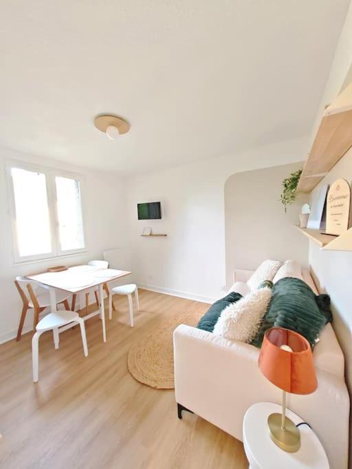 Appartamento "Cocon Biellois" - Calme, Vue & Parking Bielle Esterno foto